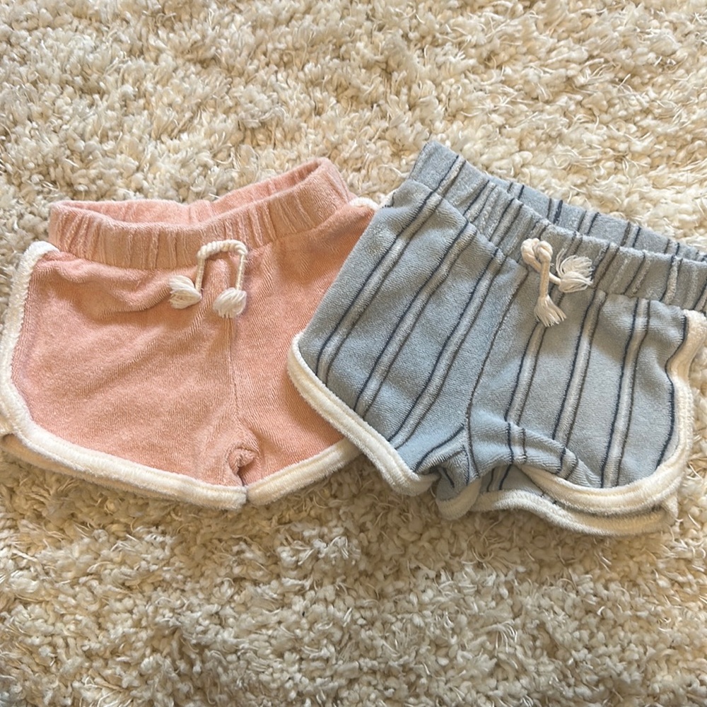 Easy Peasy Matching Twin Shorts! 3-6 months but fit better 0-3 months!
